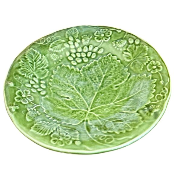 Vintage OLFAIRE Portugal Green Leaf with fruit 8" Plate - Picture 3 of 11